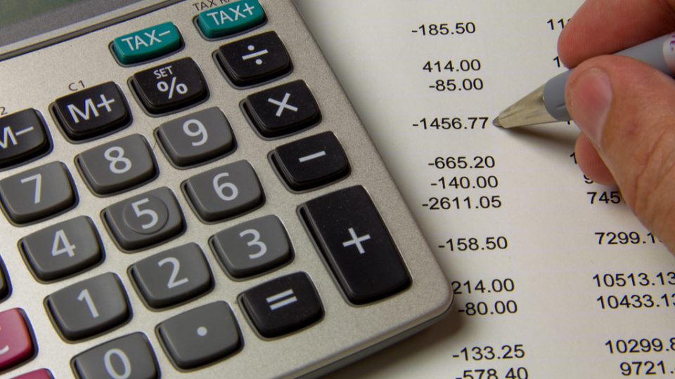 What Is The Difference between Accounting Income and Cash Flow